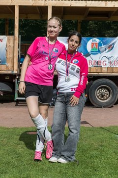 Bild 145 - Loewinnen Cup